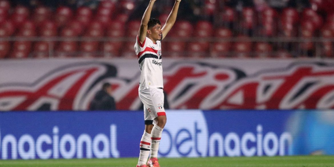 Chelsea monitoring "frightening" Brazilian star with £60m release clause