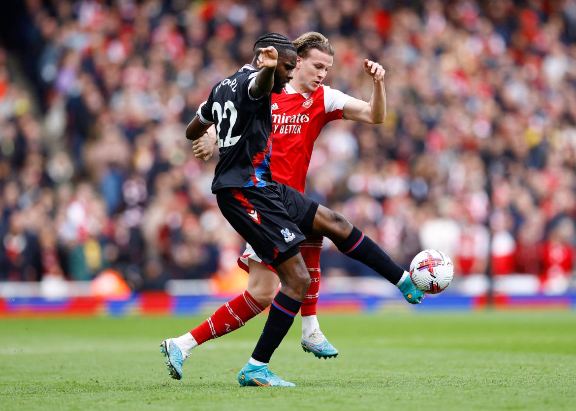 Rob Holding praised for leadership at Arsenal