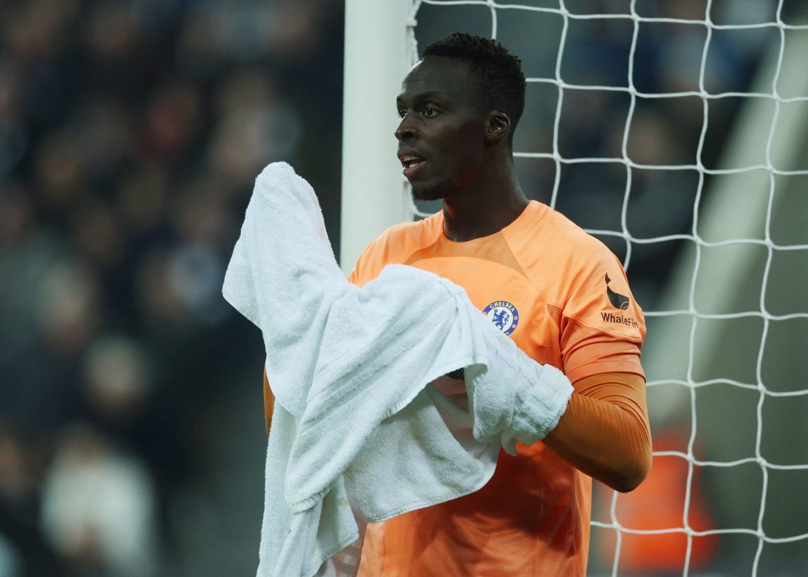 Chelsea: Edouard Mendy could push to leave