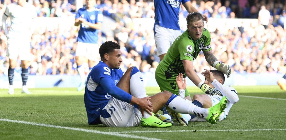 Everton: Ben Godfrey returns from injury