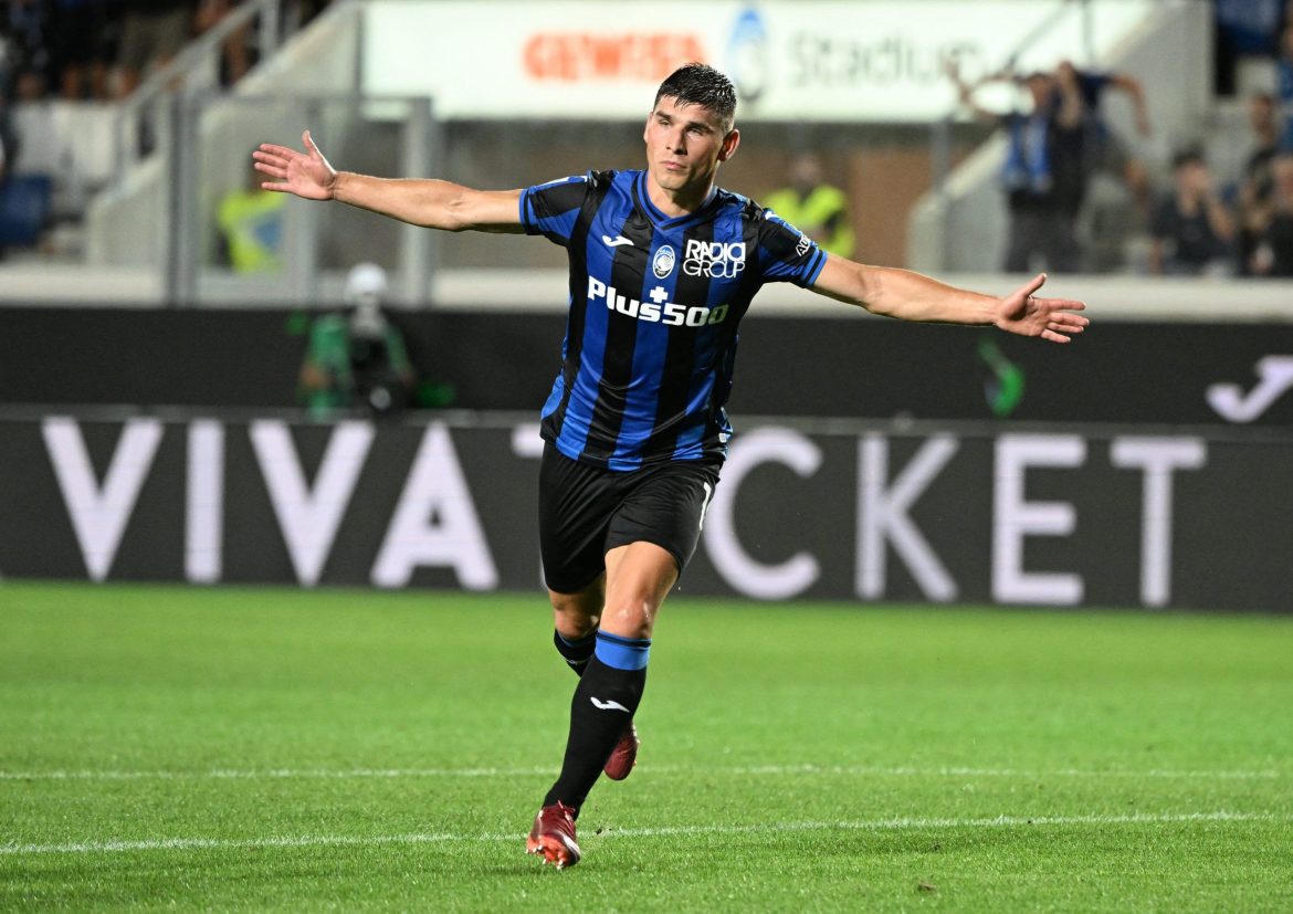 Forest make contact to sign Malinovskyi