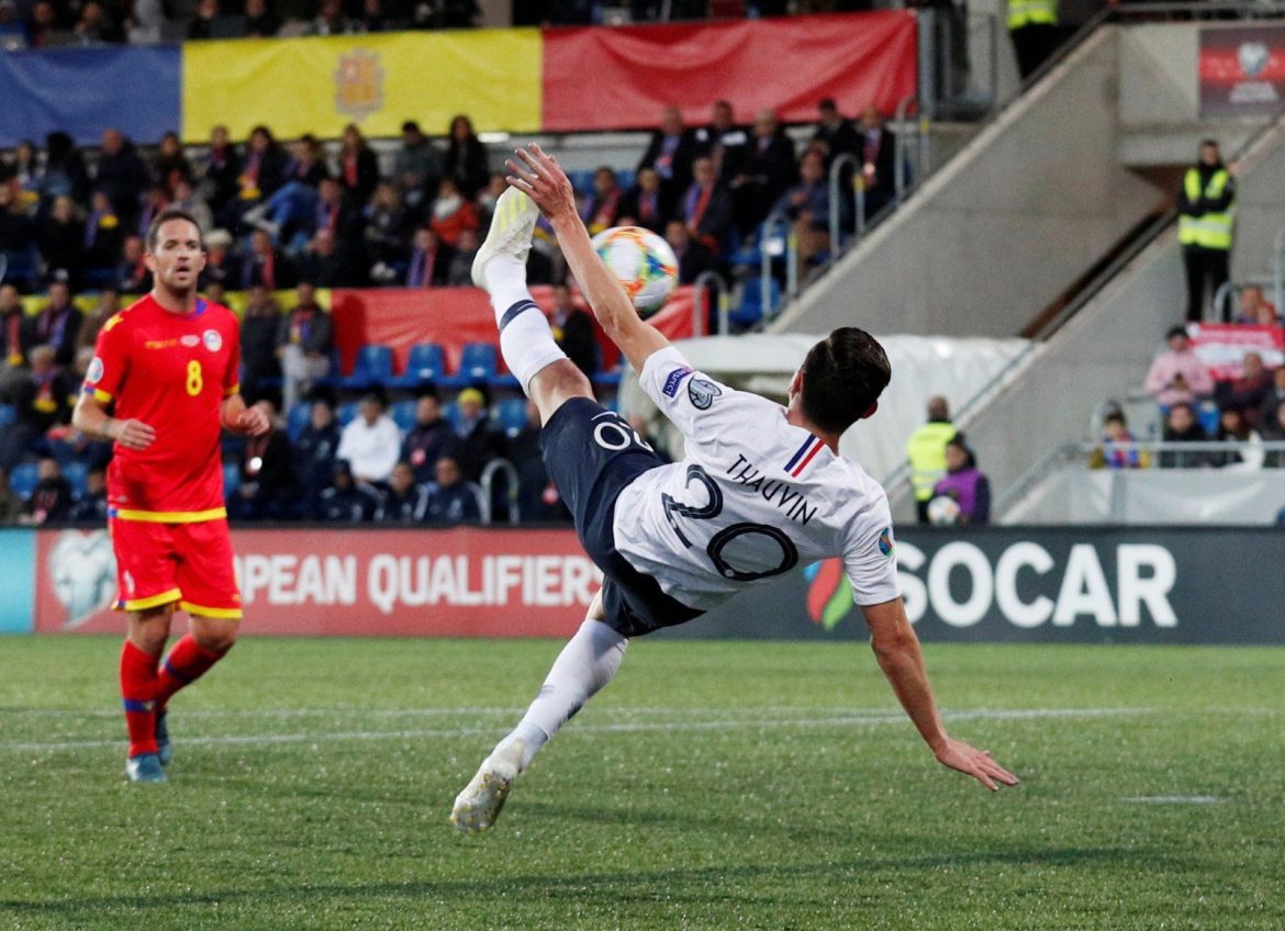 Leicester make Thauvin transfer offer